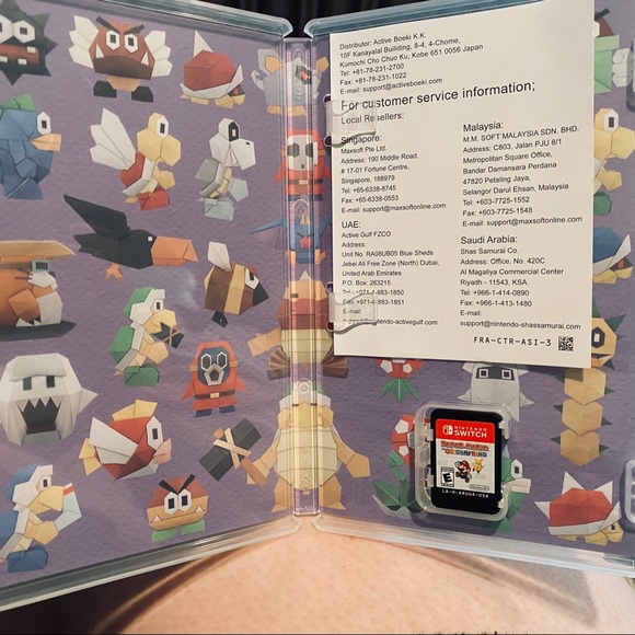 Grey Nintendo Switch Lite - Picture 7 of 16